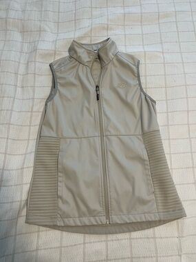 New Balance Women's Light Beige Sleeveless Performance Vest
